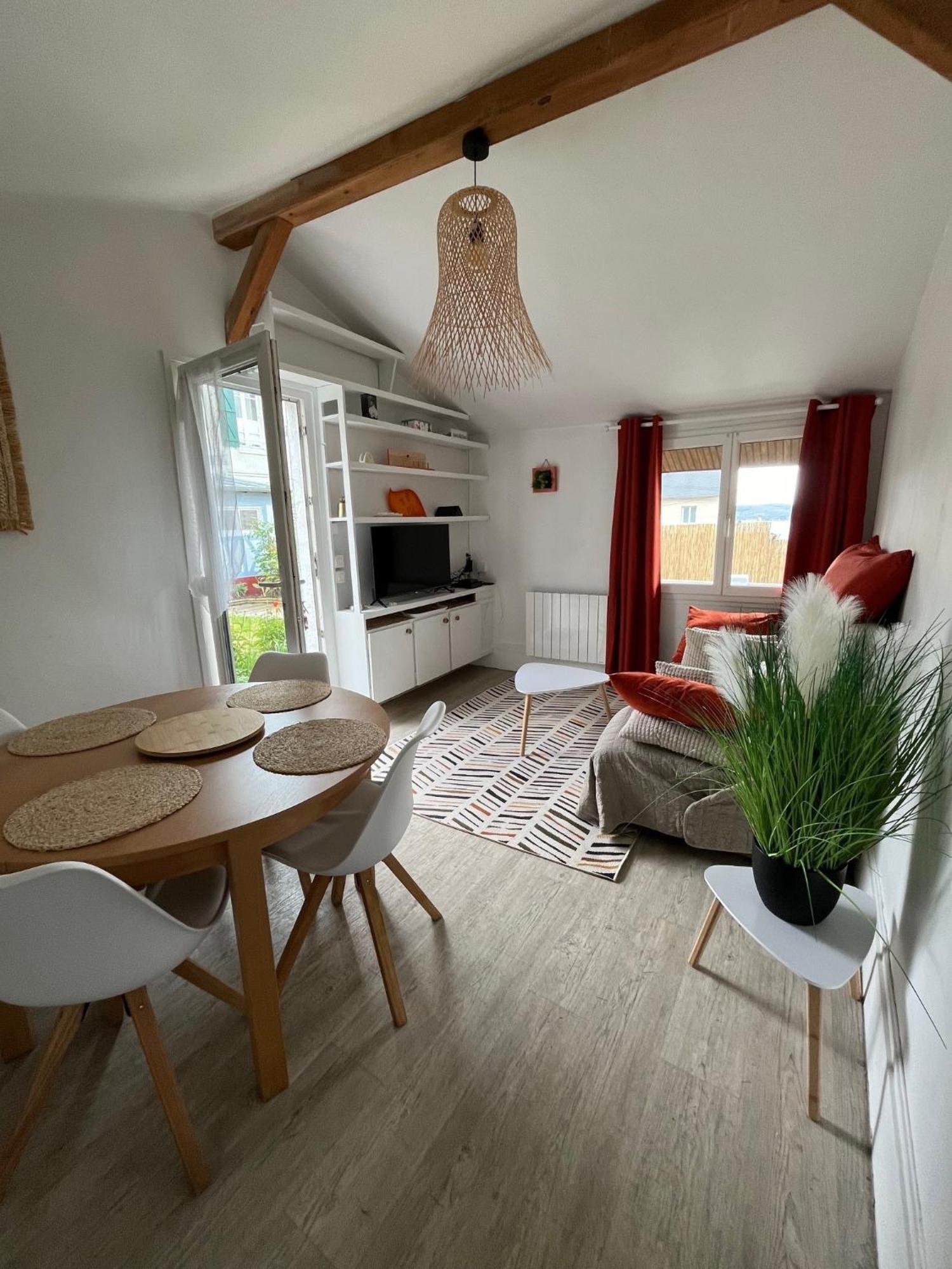 Holiday home Lalyne- Maison De Charme Et Son Sur Trouville-sur-Mer